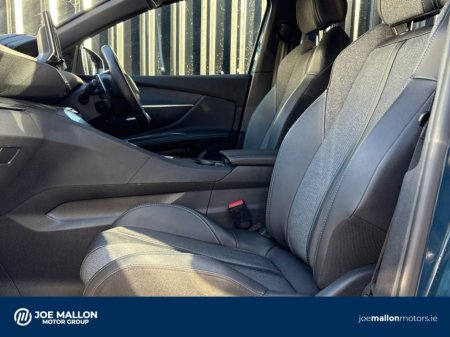 2025 Peugeot 5008 - thumbnail 8