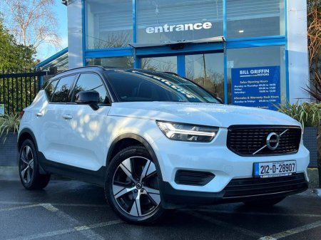 2021 Volvo XC40 R-DESIGN T4 1.5 RECHARGE PHEV // TILT & SLIDE PAN ROOF // 19" R-DESIGN ALLOYS // FULL SERVICE HISTORY €25,950 thumbnail