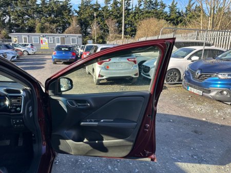 2015 Honda Grace - thumbnail 9