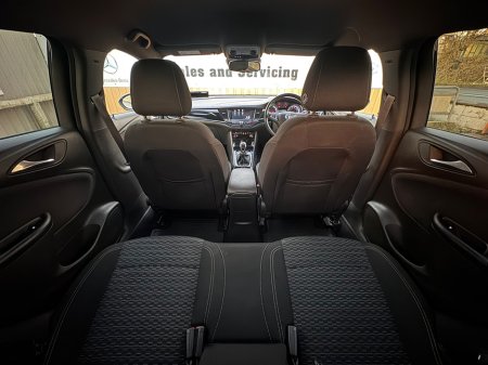 2017 Vauxhall Astra 1.4 TURBO SRI 147BHP 5DR €9,800 thumbnail