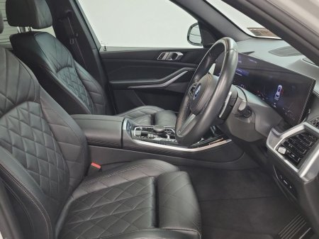 2024 BMW X5 xDrive50e M Sport €90,975 thumbnail