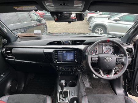 2024 Toyota Hilux - thumbnail 13