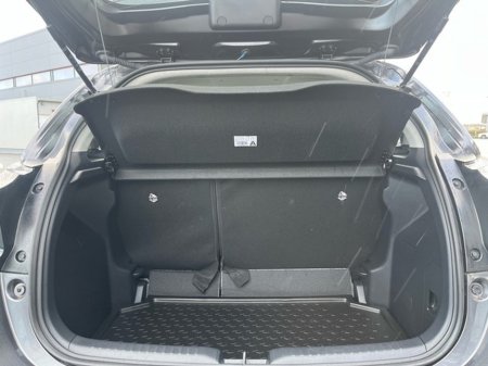 2024 Toyota Yaris YARIS HYBRID 1.5 LUNA €25,950 thumbnail