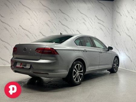 2018 Volkswagen Passat Highline 1.6TDI 120HP 4DR - Straight Sale Discount €19,950 thumbnail