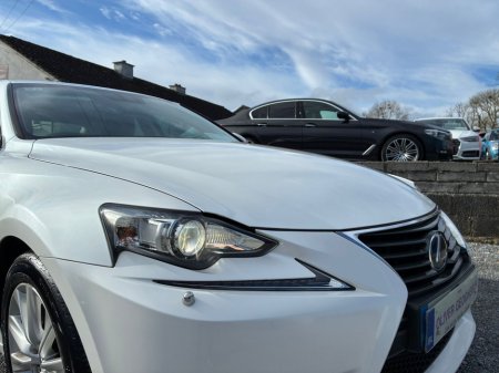 2016 Lexus IS 300 h - thumbnail 26