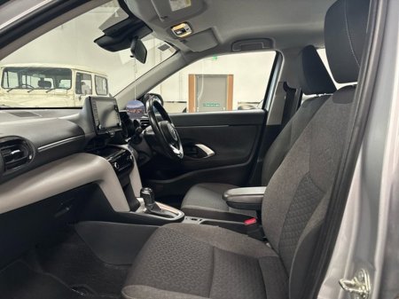 2022 Toyota Yaris Cross - thumbnail 6