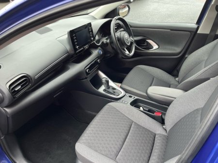 2022 Toyota Yaris HYBRID ELECTRIC LUNA €22,950 thumbnail