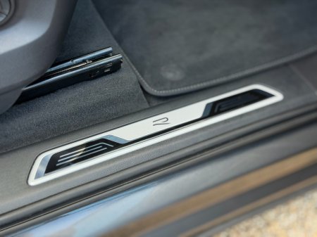 2025 Volkswagen Touareg - thumbnail 18