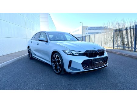 2025 BMW 3 Series - thumbnail 32