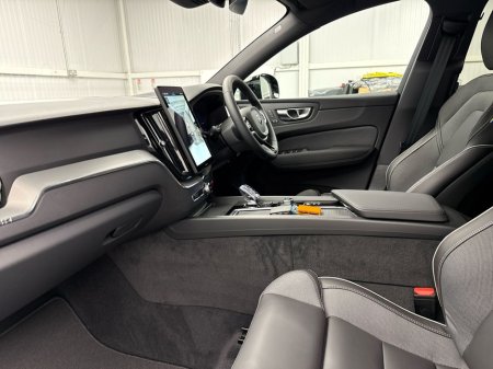 2026 Volvo XC60 - thumbnail 2