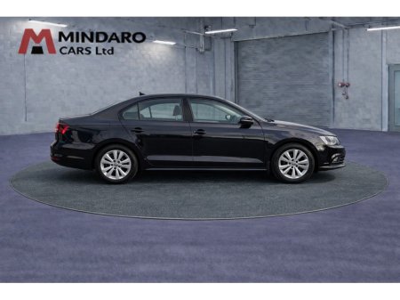 2016 Volkswagen Jetta - thumbnail 2