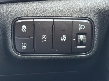 2022 Hyundai i20 PREMIUM MHEV T-GDI €18,956 thumbnail