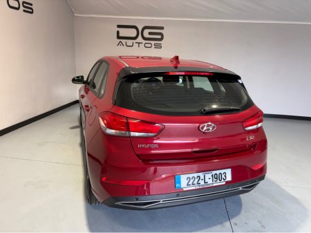 2022 Hyundai i30 SE CONNECT 120PS LOW KMS €17,900 thumbnail