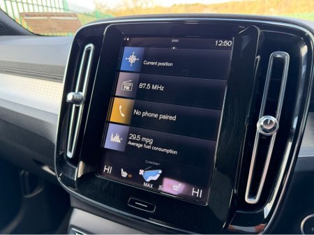 2023 Volvo XC40 - thumbnail 13