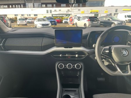 2025 Skoda Kodiaq SELECTION 2.0TDI 150HP DSG €53,995 thumbnail