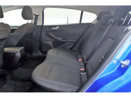 2021 Ford Focus - thumbnail 16