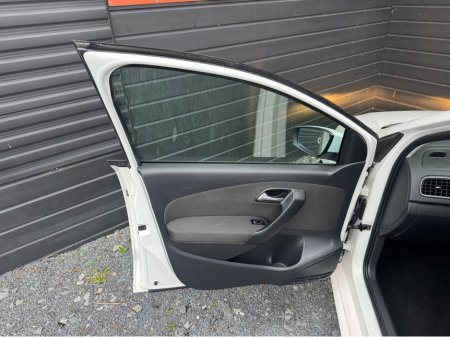 2011 Volkswagen Polo CL 1.2 MANUAL €5,895 thumbnail