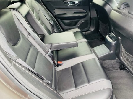 2022 Volvo V60 - thumbnail 25