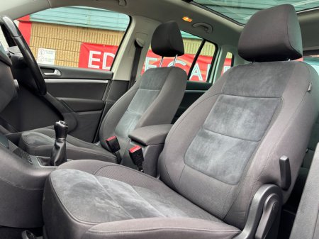 2015 Volkswagen Tiguan - thumbnail 11