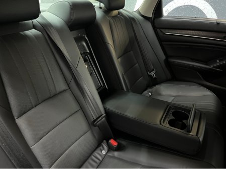 2020 Honda Accord €27950! 2020 HONDA ACCORD EX 2.0 AUTOMATIC / CRUISE CONTROL / REVERSE CAMERA / ELECTRIC MEMORY & HEATED SEATS / PADDLE SHIFTERS / PANORAMIC SUNROOF / HEATED REAR SEATS €27,950 thumbnail