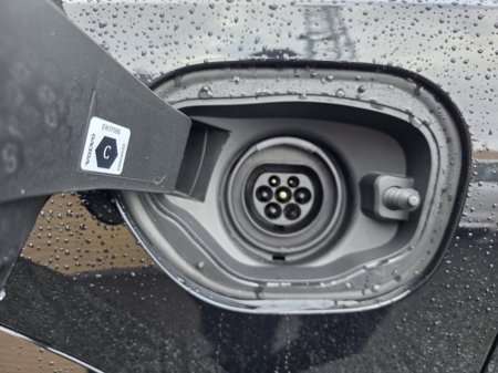 2025 Volvo XC90 T8 Plus Dark AWD €79,895 thumbnail