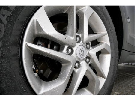 2017 Hyundai Tucson 1.6 PETROL *REAR PARK SENSORS* €17,890 thumbnail