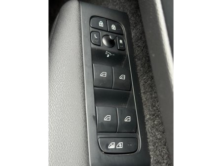 2023 Volvo XC40 - thumbnail 25