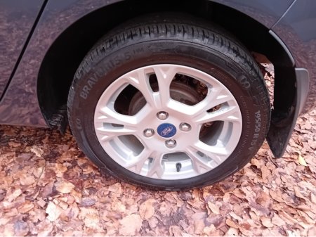 2013 Ford Fiesta - thumbnail 28