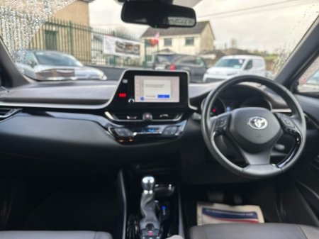 2023 Toyota C-HR C-HR HYBRID SOL €29,000 thumbnail