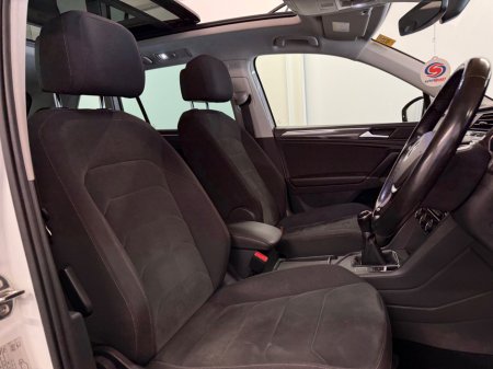 2018 Volkswagen Tiguan - thumbnail 10