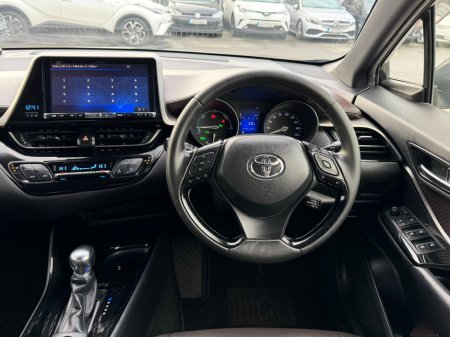 2017 Toyota C-HR (171) 1.8 HYBRID SPORT AUTO €18,950 thumbnail