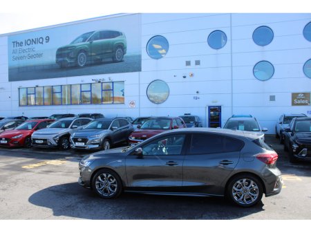 2024 Ford Focus - thumbnail 2