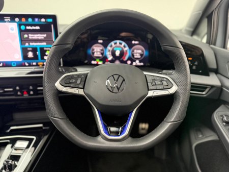 2025 Volkswagen Golf GTE 1.5 PHEV 272HP DSG *PAN ROOF* €47,990 thumbnail