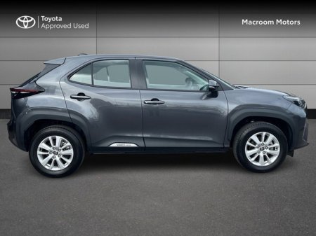 2025 Toyota Yaris Cross - photo 3