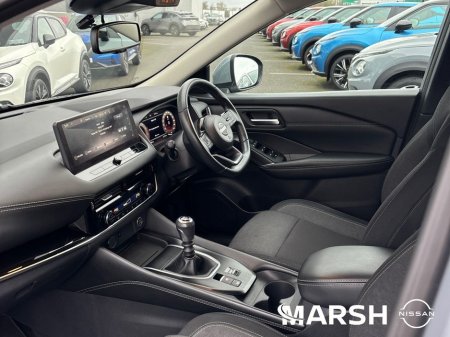 2023 Nissan Qashqai 1.3 MILD HYBRID SV PREMIUM 5DR €28,925 thumbnail