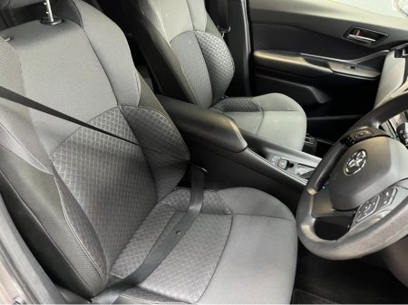 2020 Toyota C-HR - thumbnail 10