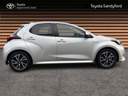 2021 Toyota Yaris - thumbnail 3