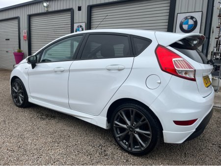 2017 Ford Fiesta - thumbnail 2