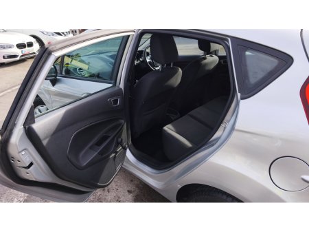 2017 Ford Fiesta - thumbnail 12