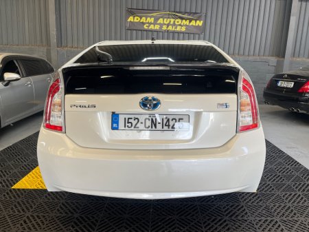 2015 Toyota Prius - thumbnail 4