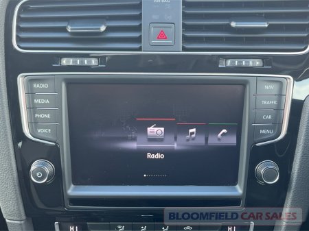 2015 Volkswagen Golf HIGHLINE , AUTO // LOW MILEAGE €13,950 thumbnail