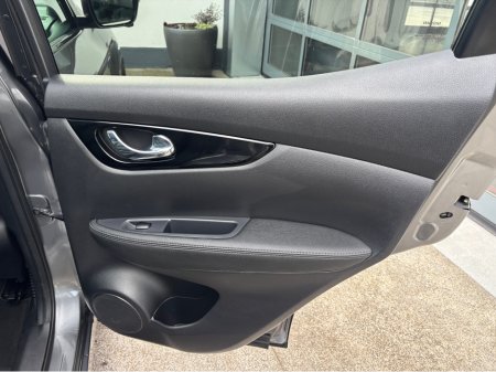 2016 Nissan Qashqai - thumbnail 15