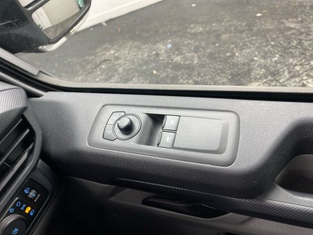 2025 Ford Transit Custom - thumbnail 15