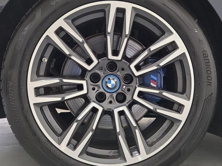 2025 BMW i5 - thumbnail 14