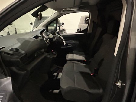 2021 Peugeot Partner AUTOMTIC BLUEHDI ASPHALT PREMIUM L1 €16,950 thumbnail