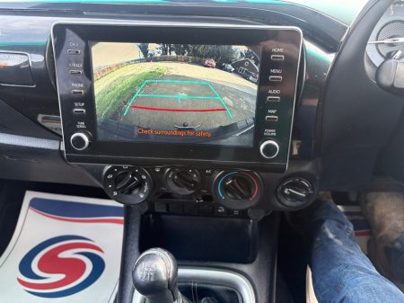 2022 Toyota Hilux - thumbnail 13