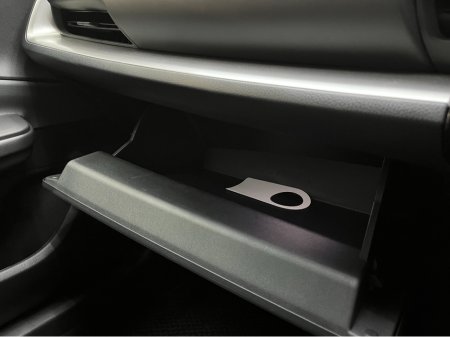 2025 Toyota Prius - thumbnail 15