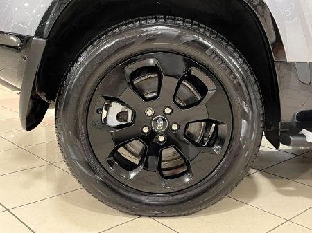 2023 Land Rover Defender - thumbnail 15