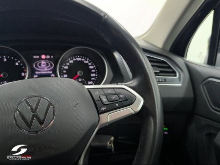 2023 Volkswagen Tiguan (232) LIFE 2.0 TDI 150HP AUTOMATIC €38,750 thumbnail