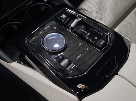 2024 BMW 5 Series - thumbnail 10